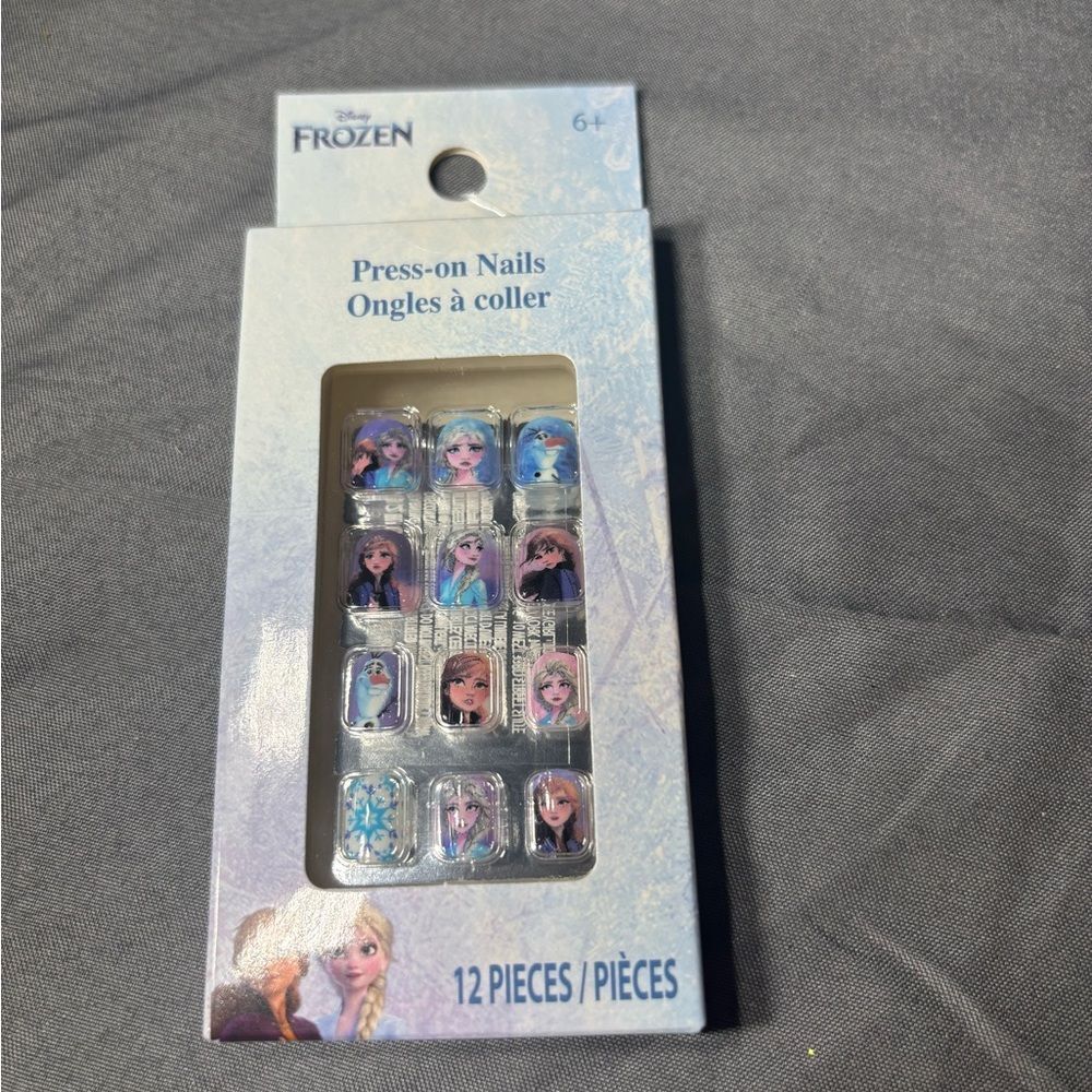 Disney Frozen Press-On Nail Set New 12 pc Frozen Press on Nails NWT